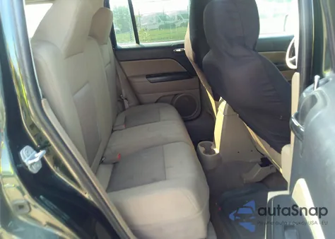 2010 Jeep Patriot Sport z USA, uszkodzony, nr VIN 1J4NT2GB8AD573782